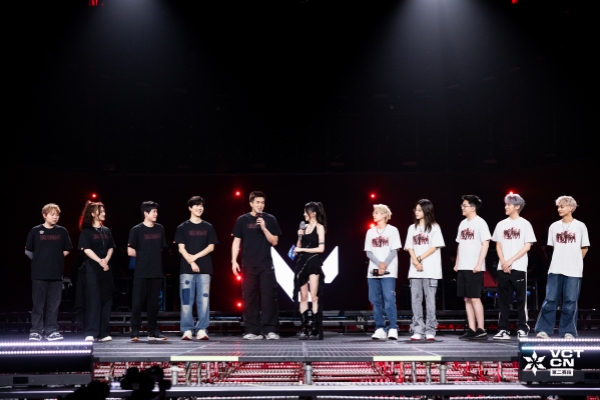 EDG夺冠!无畏契约电竞热情点燃夏日长沙(图2)