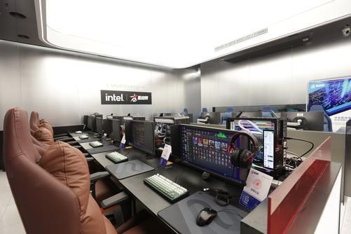 171台机器171颗i9K芯全国最大全场i9K电竞馆起航(图3)