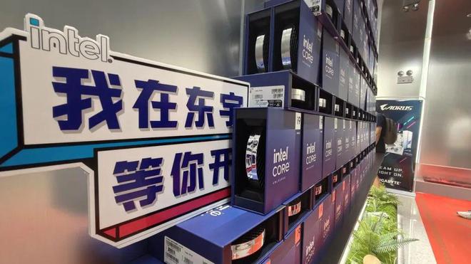 网咖产业大浪淘沙｜新世代网吧近两百台电脑竟然全面采用i9-14900K！(图4)