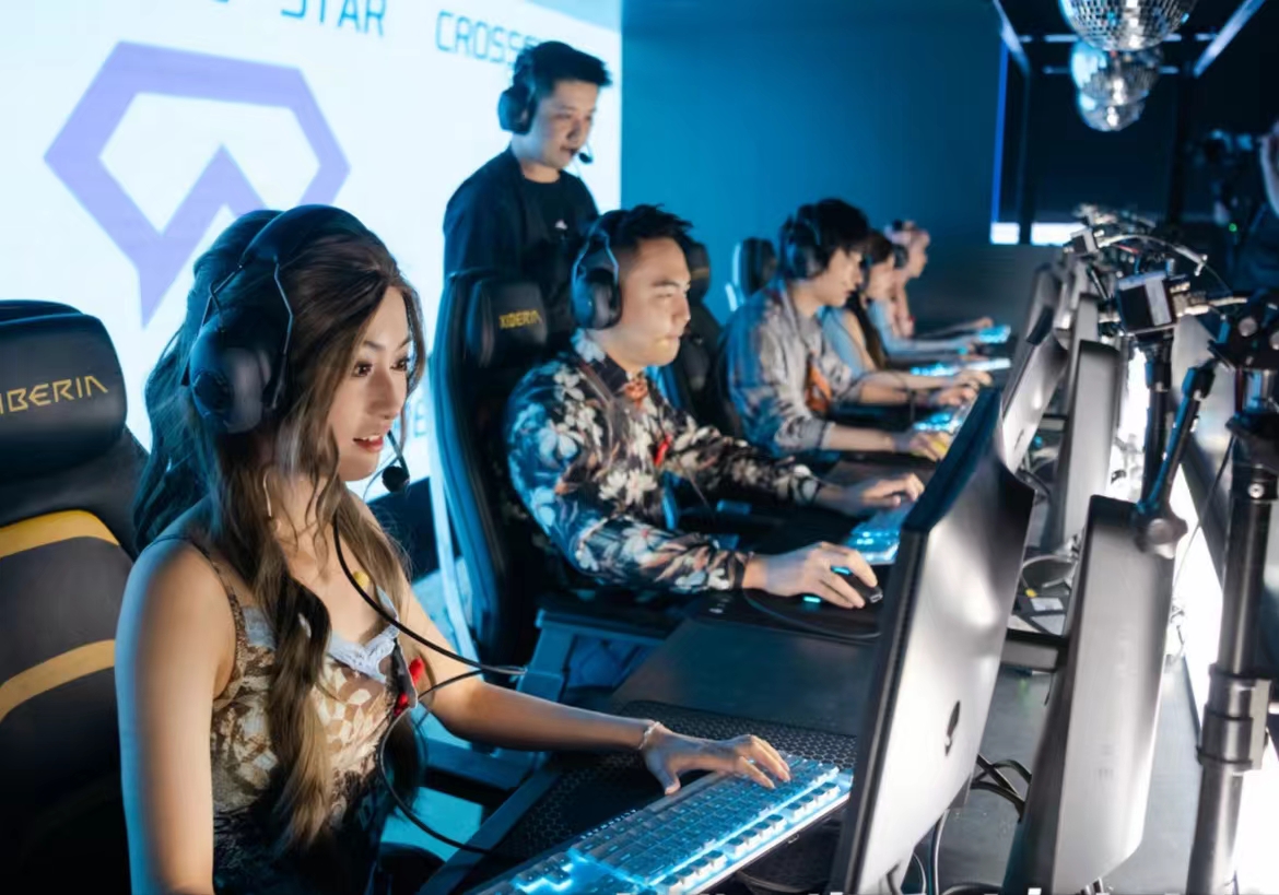 佛山再燃电竞之火2024穿越火线全明星活动在南海启幕(图2)