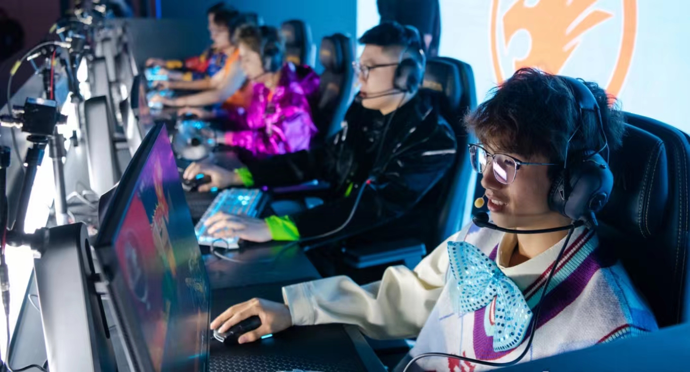 佛山再燃电竞之火2024穿越火线全明星活动在南海启幕(图3)