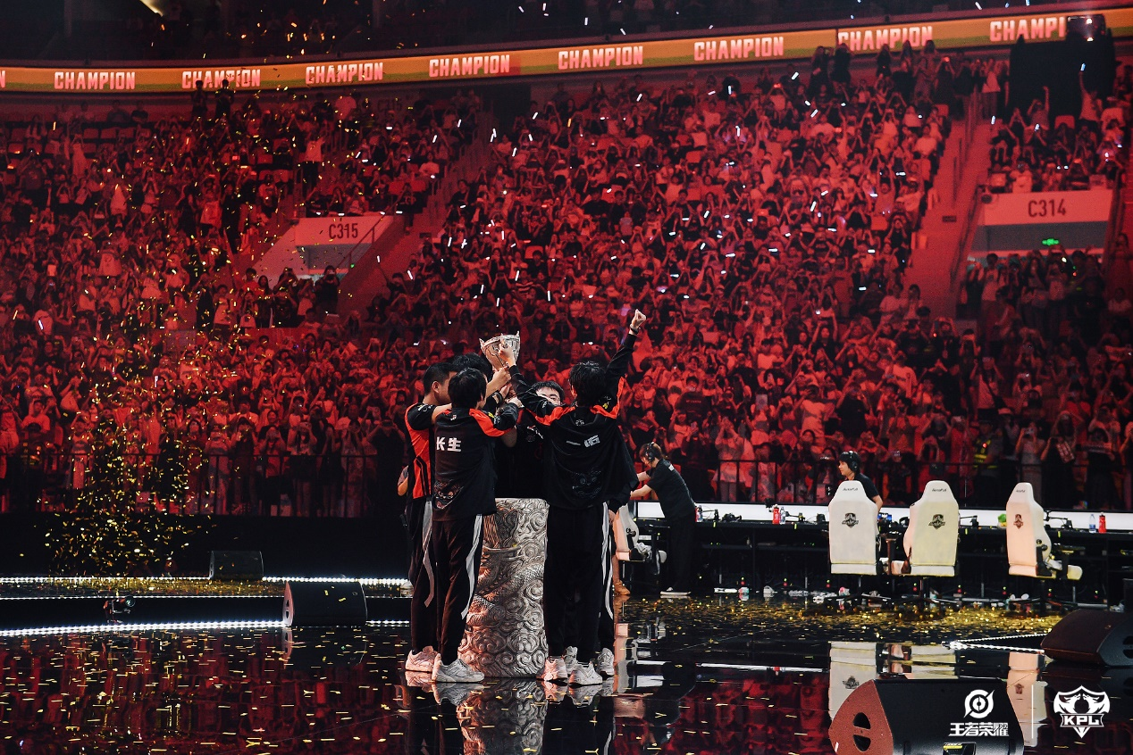 九号品牌再度助力成都AG超玩会总决赛夺冠电竞营销收获新奖杯(图3)