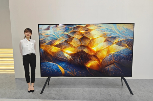 TCL携巨幕电视亮相重庆以旧换新补贴助兴全球高校电子竞技联赛(图4)