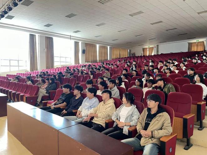 峡谷战火点燃！直击2024烟台高新区大学生电子竞技大赛校内赛第一站(图3)