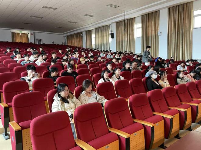 峡谷战火点燃！直击2024烟台高新区大学生电子竞技大赛校内赛第一站(图5)