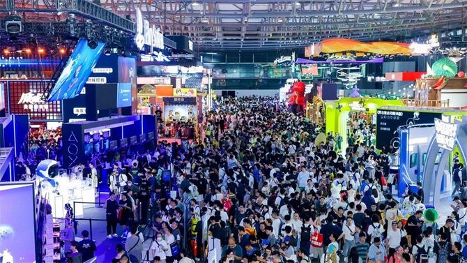 2024ChinaJoy：电竞显示器争奇斗艳(图1)