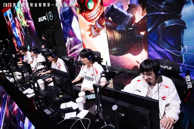 顶尖选手云集！曲江电竞中心热血再燃(图3)