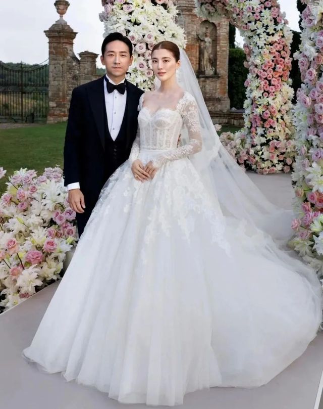 47岁女明星被老公宠爱、婆婆尊重！“聪明”的豪门都是宠妻狂魔？(图9)