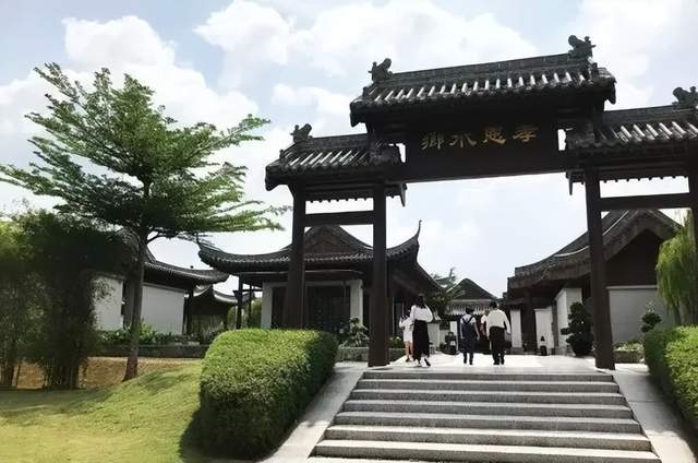 47岁女明星被老公宠爱、婆婆尊重！“聪明”的豪门都是宠妻狂魔？(图6)