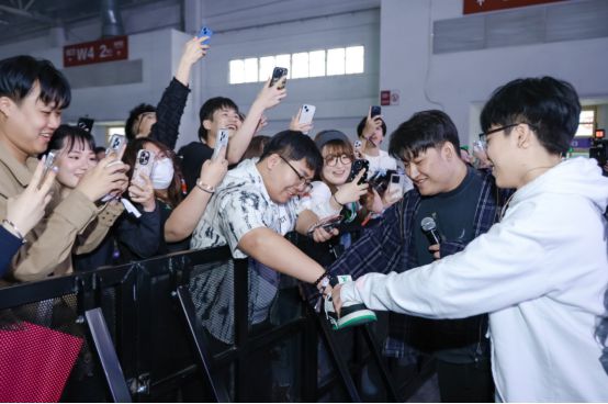 电竞牵手漫展打通线上线下商业化的新尝试(图10)