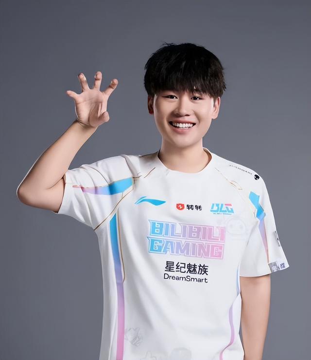 iG电子竞技俱乐部官宣：闫扬威（Wei）加入战队担任打野位他曾是前BLG打野选手(图2)