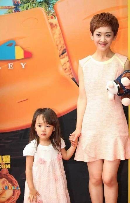 央视前主持人瑶淼近况：子宫全切后恢复好16岁女儿现身没她漂亮(图15)