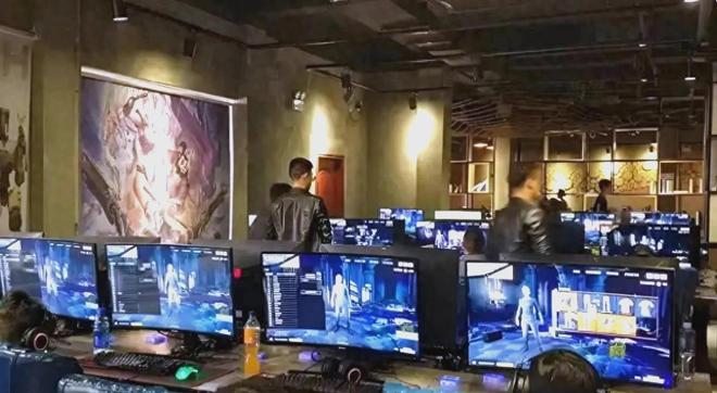 从人满为患到接连倒闭几乎“消失”的网吧为何忽然复活了？(图2)