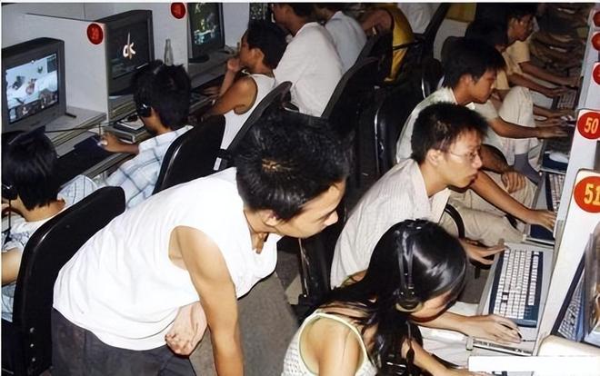 从人满为患到接连倒闭几乎“消失”的网吧为何忽然复活了？(图7)