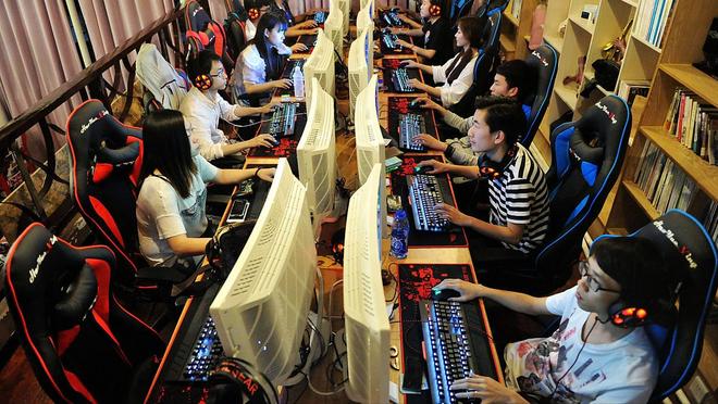 从人满为患到接连倒闭原来几乎“消失”的网吧为何忽然复活了(图4)