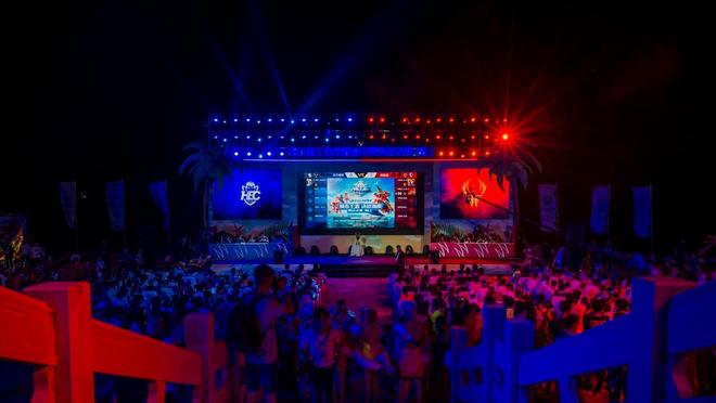 从人满为患到接连倒闭原来几乎“消失”的网吧为何忽然复活了(图6)